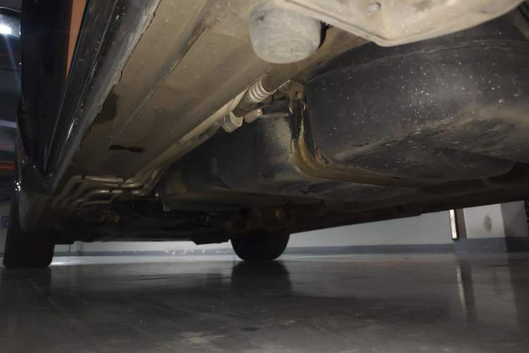 Used Mercedes-Benz V-Class 2021 V 260 Prestige Edition Chassis Rear Left