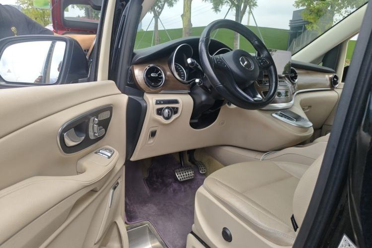 Used Mercedes-Benz V-Class 2021 V 260 L Long-wheelbase Luxury Edition Driver Seat