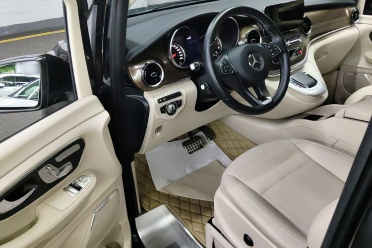 Used Mercedes-Benz V-Class 2021 V 260 L Long Wheelbase Prestige Edition Driver Seat