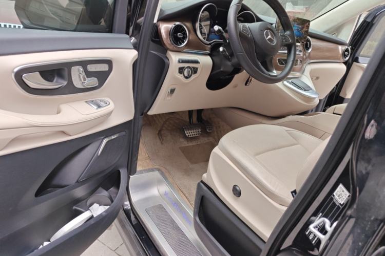 Used Mercedes-Benz V-Class 2021 V 260 Prestige Edition Driver Seat