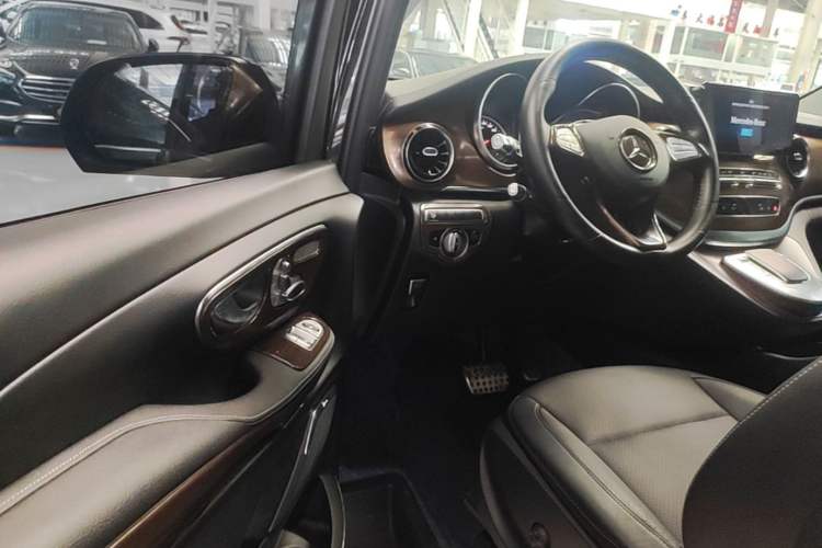 Used Mercedes-Benz V-Class 2021 V 260 Prestige Edition Driver Seat