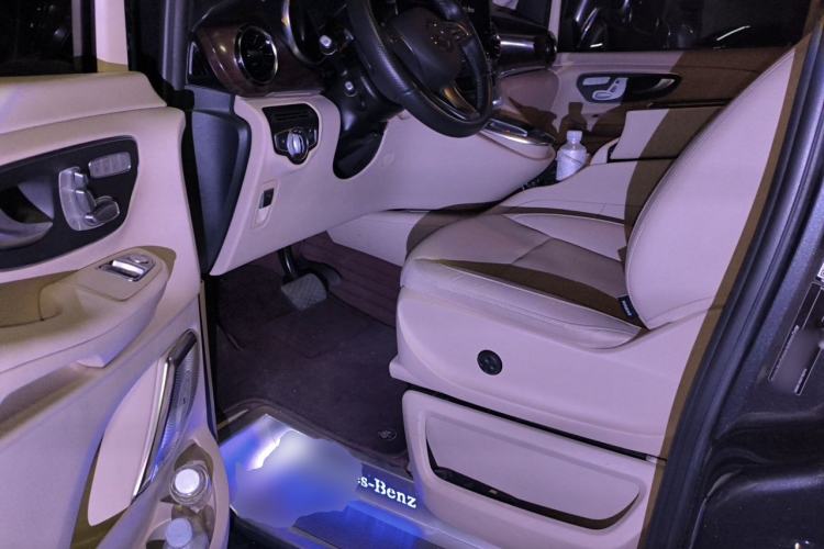 Used Mercedes-Benz V-Class 2021 V 260 Avantgarde Edition Driver Seat