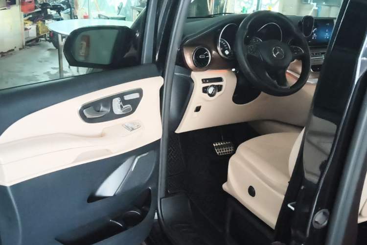 Used Mercedes-Benz V-Class 2021 V 260 L Long-wheelbase Luxury Edition Driver Seat