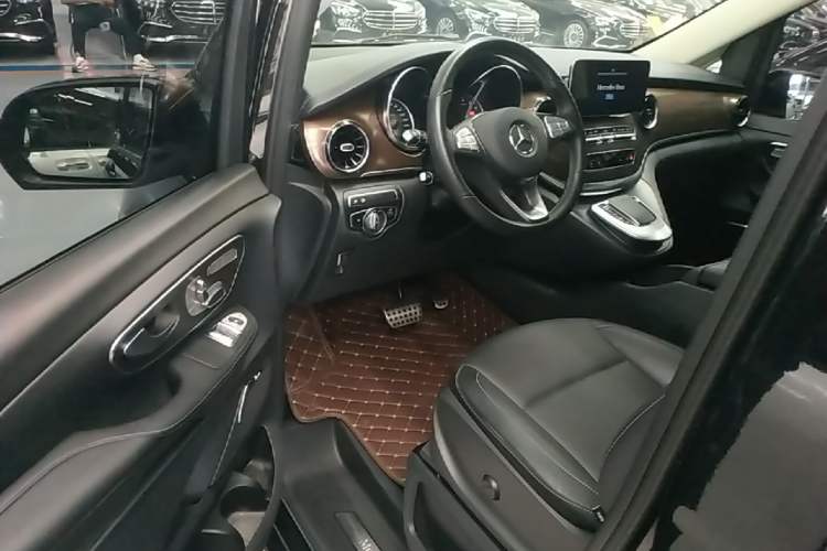 Used Mercedes-Benz V-Class 2021 V 260 L Long-wheelbase Luxury Edition Driver Seat