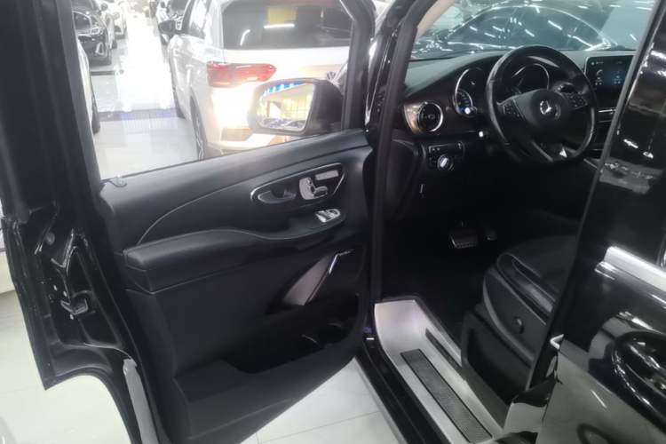 Used Mercedes-Benz V-Class 2021 V 260 L Long Wheelbase Prestige Edition Driver Seat