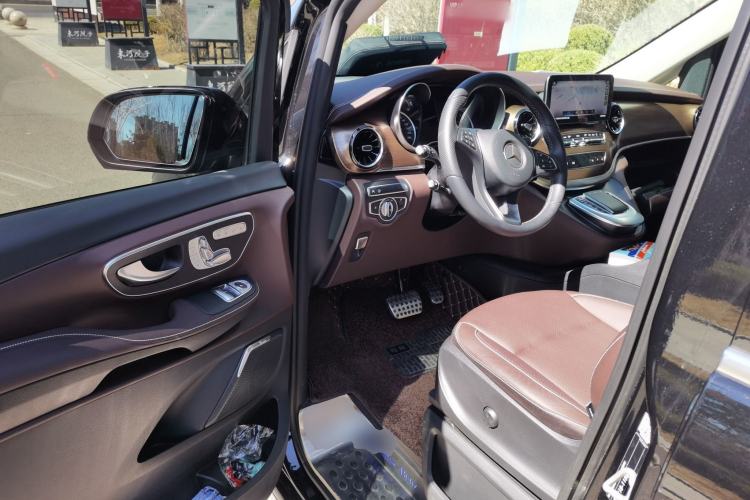Used Mercedes-Benz V-Class 2021 V 260 L Long-wheelbase Luxury Edition Driver Seat