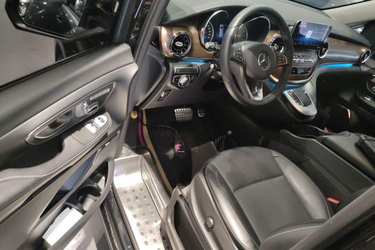 Used Mercedes-Benz V-Class 2021 V 260 Prestige Edition Driver Seat