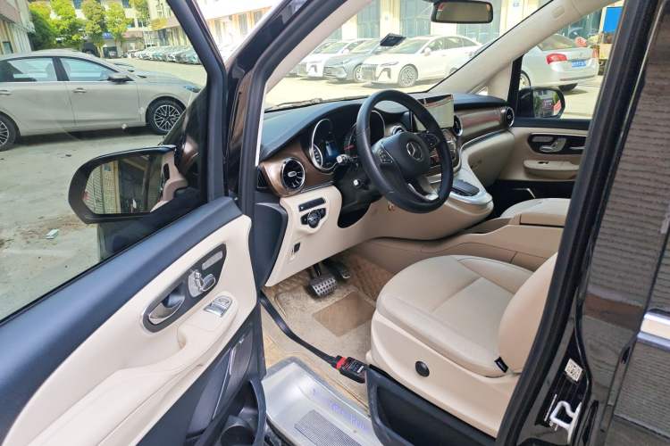 Used Mercedes-Benz V-Class 2021 V 260 Prestige Edition Driver Seat
