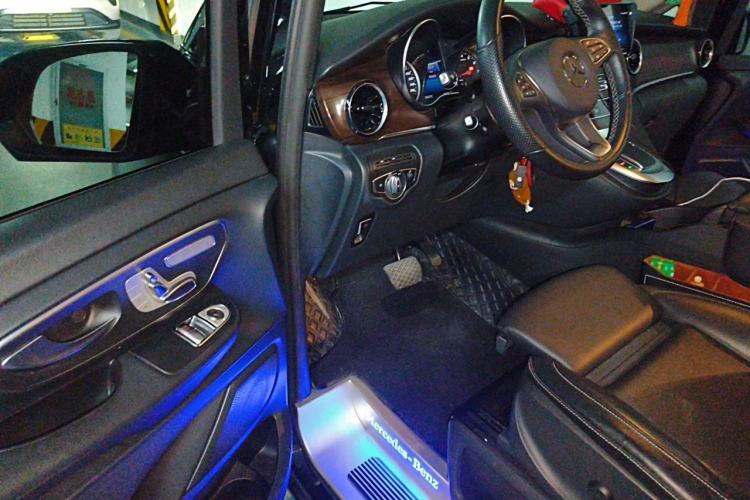 Used Mercedes-Benz V-Class 2021 V 260 Avantgarde Edition Driver Seat