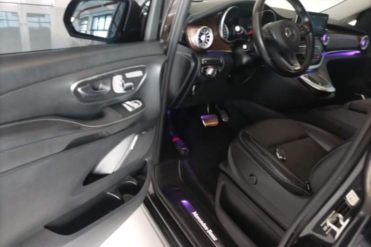Used Mercedes-Benz V-Class 2021 V 260 Prestige Edition Driver Seat