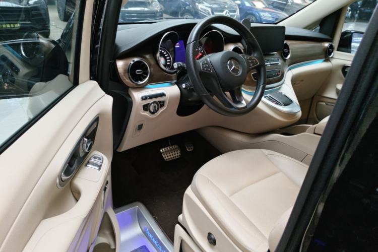Used Mercedes-Benz V-Class 2021 V 260 L Long-wheelbase Luxury Edition Driver Seat