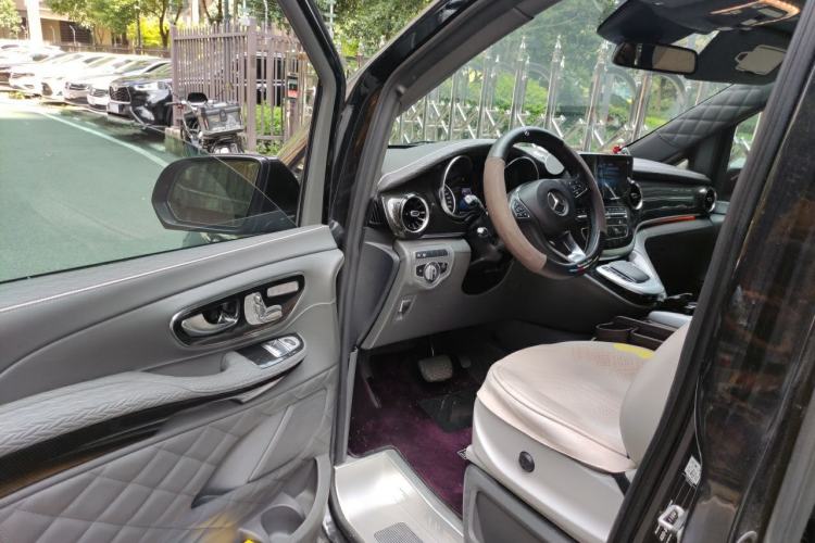 Used Mercedes-Benz V-Class 2021 V 260 L Long Wheelbase Prestige Edition Driver Seat