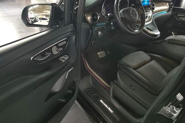 Used Mercedes-Benz V-Class 2021 V 260 Prestige Edition Driver Seat