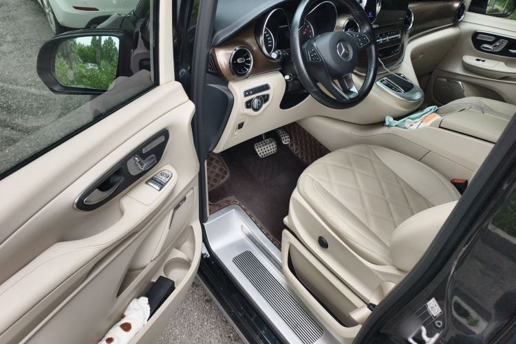 Used Mercedes-Benz V-Class 2021 V 260 L Long-wheelbase Luxury Edition Driver Seat