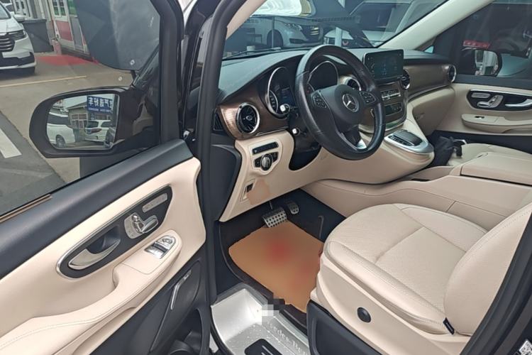 Used Mercedes-Benz V-Class 2021 V 260 Prestige Edition Driver Seat
