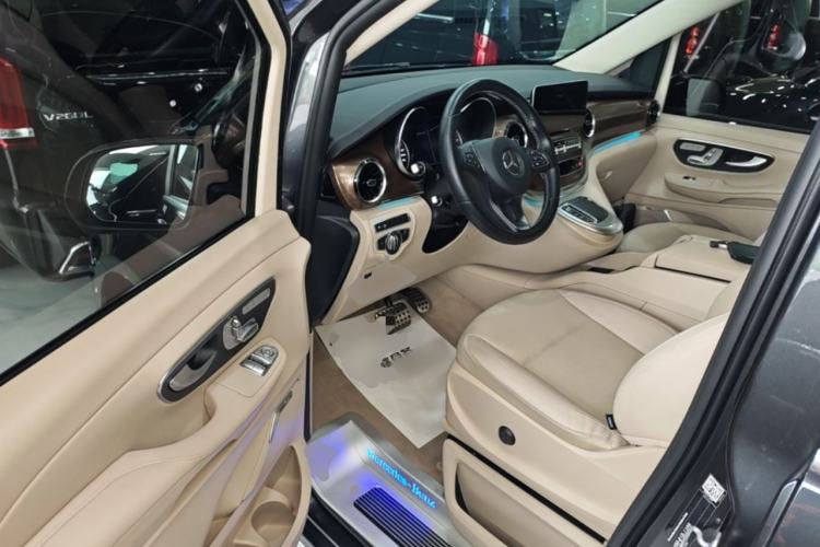 Used Mercedes-Benz V-Class 2021 V 260 L Long-wheelbase Luxury Edition Driver Seat