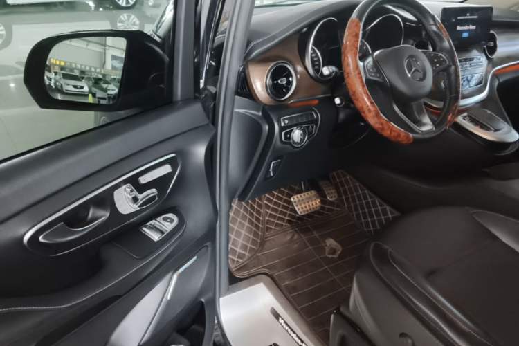 Used Mercedes-Benz V-Class 2021 V 260 Prestige Edition Driver Seat