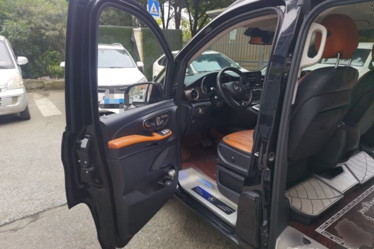 Used Mercedes-Benz V-Class 2021 V 260 Avantgarde Edition Driver Seat