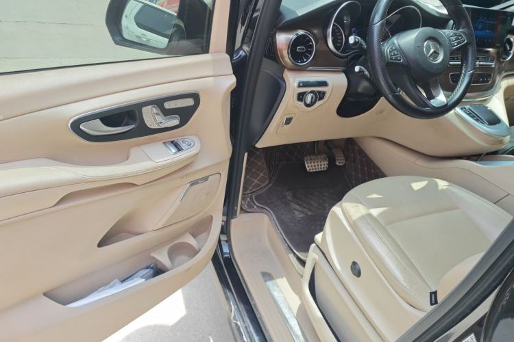 Used Mercedes-Benz V-Class 2021 V 260 Prestige Edition Driver Seat