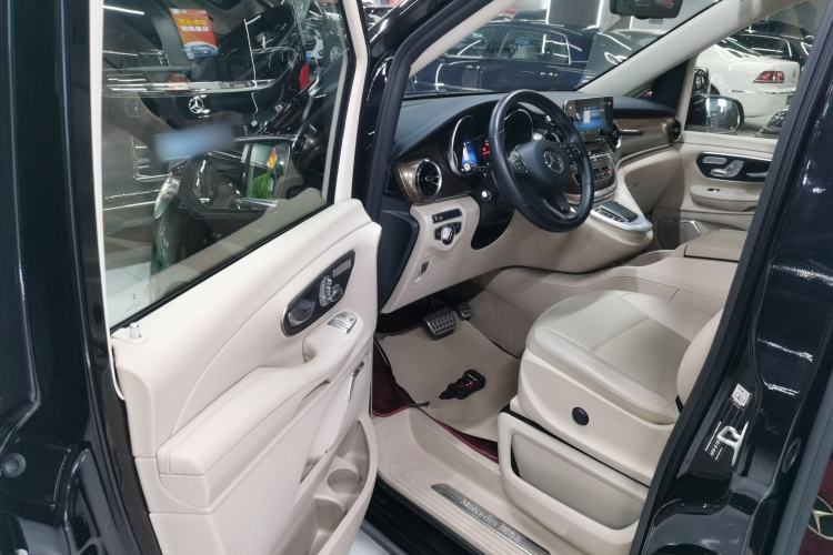Used Mercedes-Benz V-Class 2021 V 260 L Long Wheelbase Prestige Edition Driver Seat