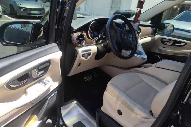 Used Mercedes-Benz V-Class 2021 V 260 Prestige Edition Driver Seat