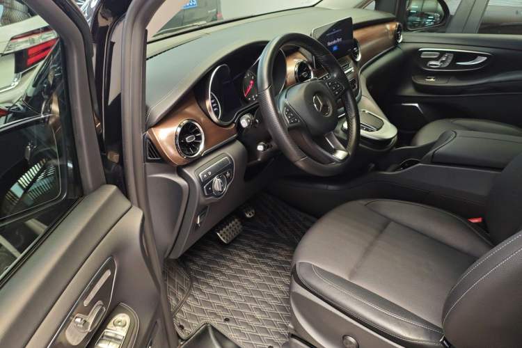 Used Mercedes-Benz V-Class 2021 V 260 L Long-wheelbase Luxury Edition Driver Seat