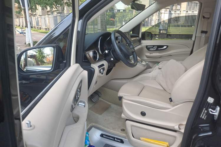 Used Mercedes-Benz V-Class 2021 V 260 L Long-wheelbase Luxury Edition Driver Seat