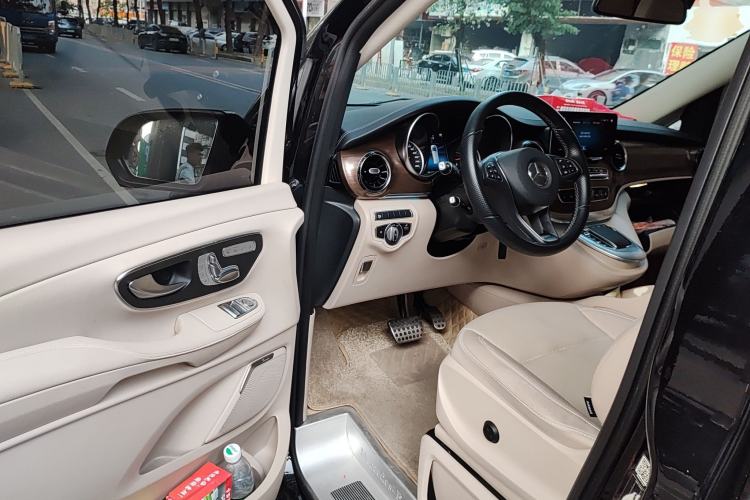 Used Mercedes-Benz V-Class 2021 V 260 Prestige Edition Driver Seat