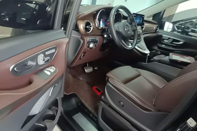 Used Mercedes-Benz V-Class 2021 V 260 L Long-wheelbase Luxury Edition Driver Seat