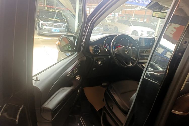 Used Mercedes-Benz V-Class 2021 V 260 L Long Wheelbase Prestige Edition Driver Seat