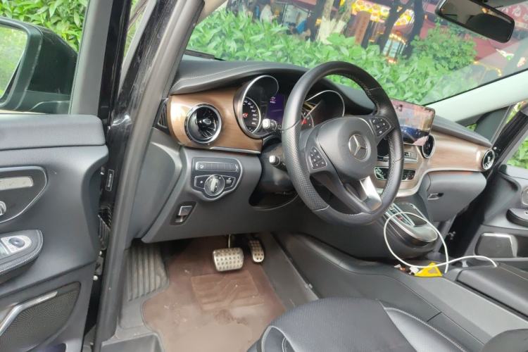 Used Mercedes-Benz V-Class 2021 V 260 Prestige Edition Driver Seat