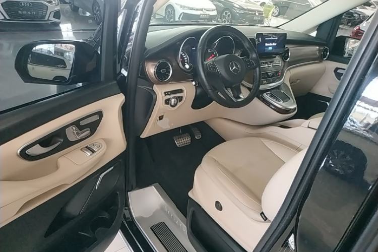 Used Mercedes-Benz V-Class 2021 V 260 L Long-wheelbase Luxury Edition Driver Seat