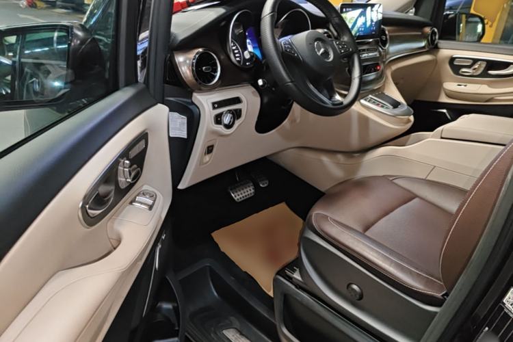Used Mercedes-Benz V-Class 2021 V 260 Prestige Edition Driver Seat