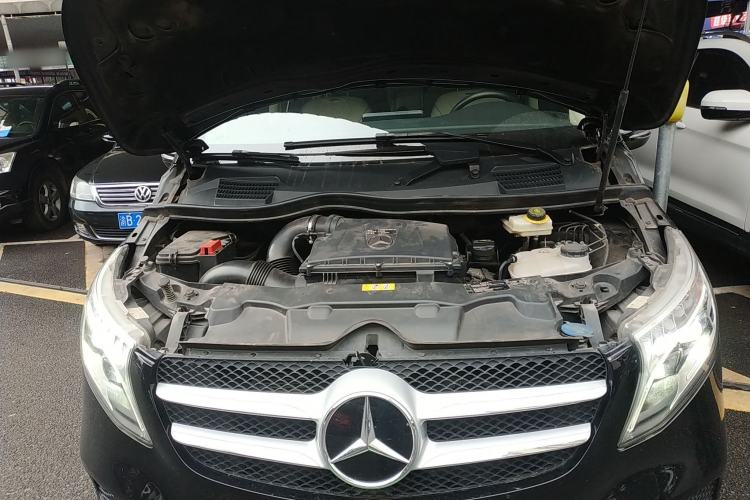 Used Mercedes-Benz V-Class 2021 V 260 Avantgarde Edition Engine Bay
