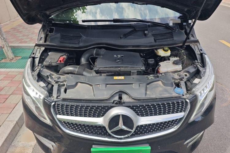 Used Mercedes-Benz V-Class 2021 V 260 L Long-wheelbase Luxury Edition Engine Bay
