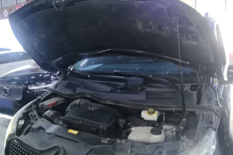 Used Mercedes-Benz V-Class 2021 V 260 L Long Wheelbase Prestige Edition Engine Bay
