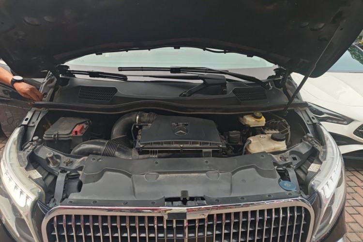 Used Mercedes-Benz V-Class 2021 V 260 Avantgarde Edition Engine Bay