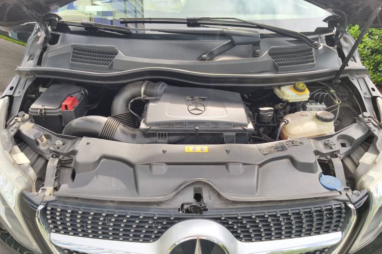 Used Mercedes-Benz V-Class 2021 V 260 L Long-wheelbase Luxury Edition Engine Bay