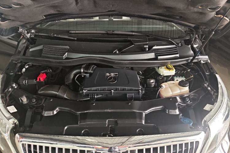 Used Mercedes-Benz V-Class 2021 V 260 Avantgarde Edition Engine Bay