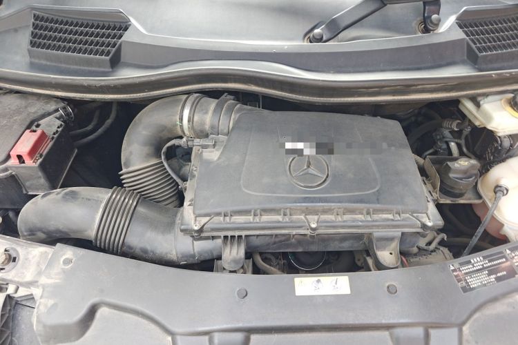 Used Mercedes-Benz V-Class 2021 V 260 Avantgarde Edition Engine Bay