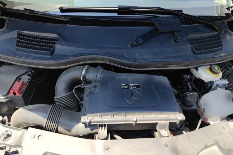 Used Mercedes-Benz V-Class 2021 V 260 Avantgarde Edition Engine Bay
