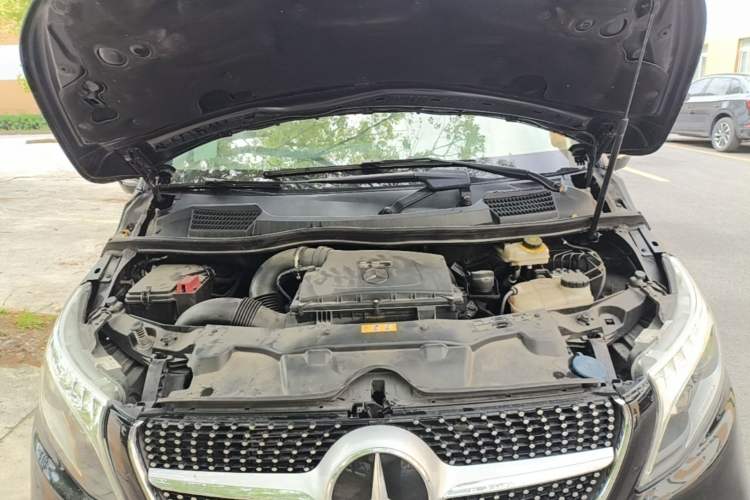 Used Mercedes-Benz V-Class 2021 V 260 L Long-wheelbase Luxury Edition Engine Bay