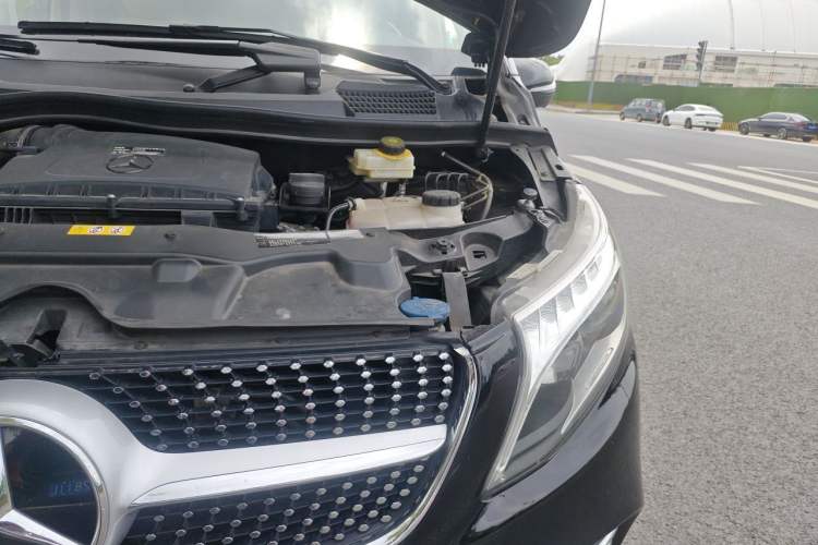 Used Mercedes-Benz V-Class 2021 V 260 L Long-wheelbase Luxury Edition Engine Bay Left