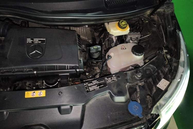 Used Mercedes-Benz V-Class 2021 V 260 Avantgarde Edition Engine Bay Left