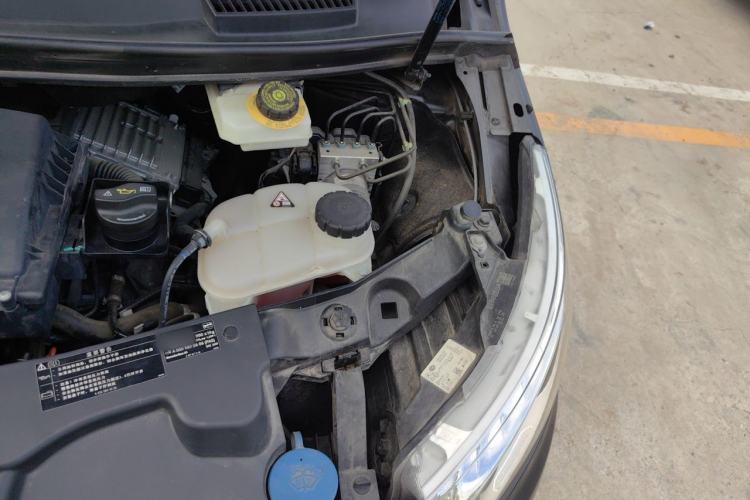 Used Mercedes-Benz V-Class 2021 V 260 Avantgarde Edition Engine Bay Left
