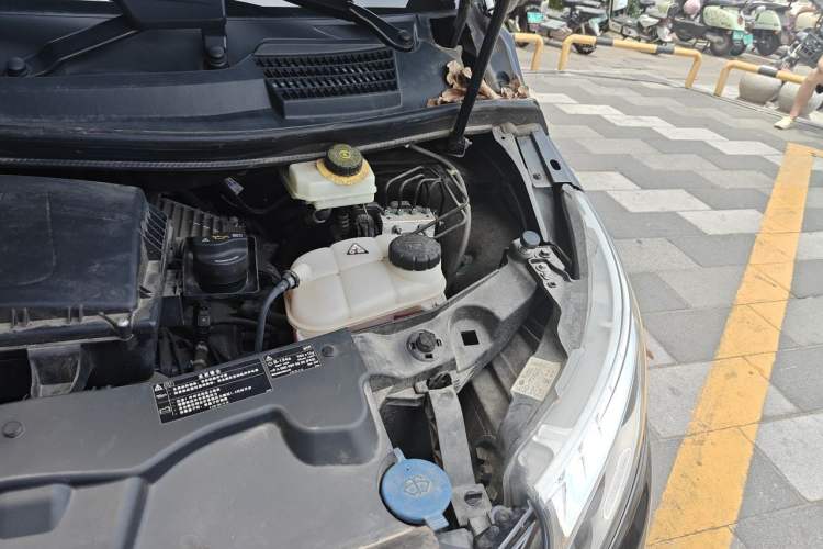 Used Mercedes-Benz V-Class 2021 V 260 L Long-wheelbase Luxury Edition Engine Bay Left