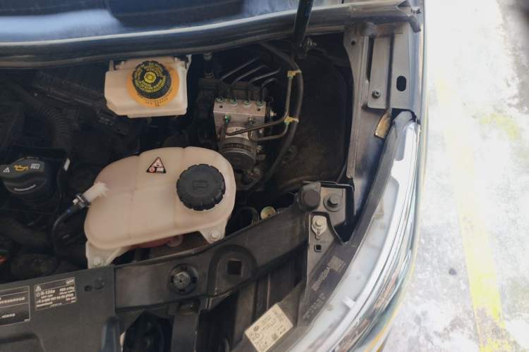 Used Mercedes-Benz V-Class 2021 V 260 L Long Wheelbase Prestige Edition Engine Bay Left