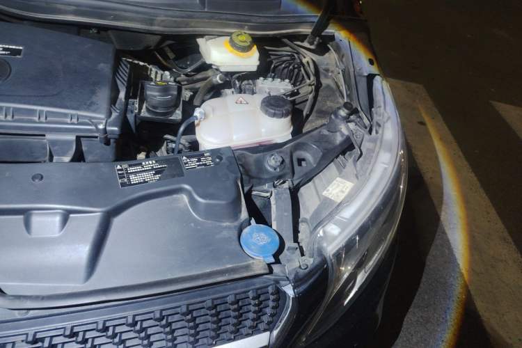 Used Mercedes-Benz V-Class 2021 V 260 L Long-wheelbase Luxury Edition Engine Bay Left