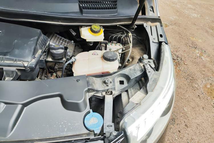 Used Mercedes-Benz V-Class 2021 V 260 Avantgarde Edition Engine Bay Left