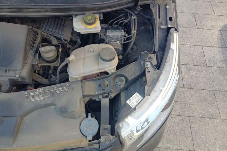 Used Mercedes-Benz V-Class 2021 V 260 Avantgarde Edition Engine Bay Left